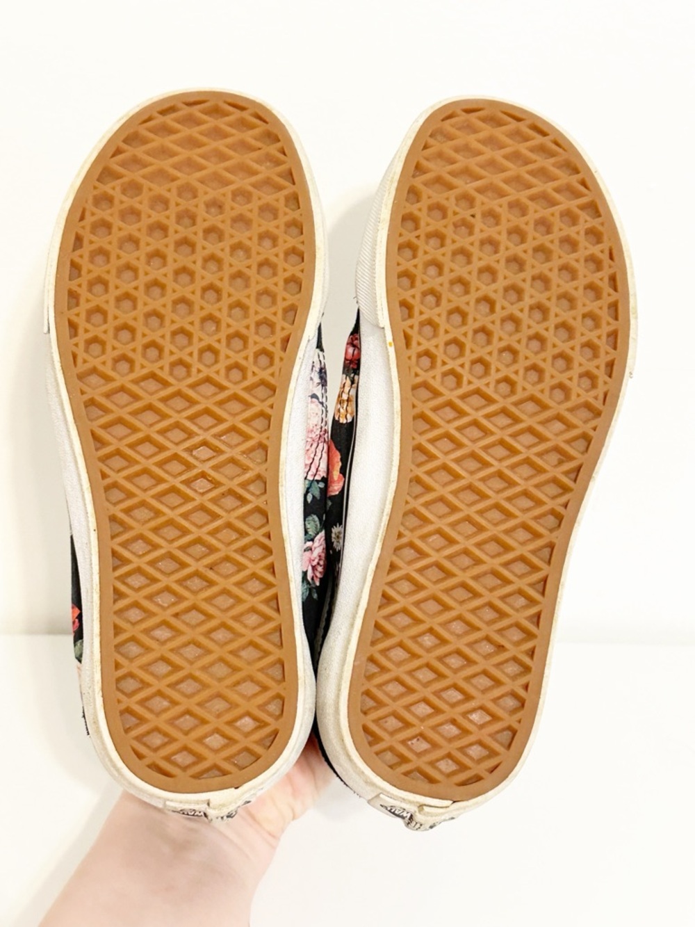 Vans Ward Low Top Canvas Sneakers Black Pink Floral Print Women’s Size 7 - Picture 2 of 8